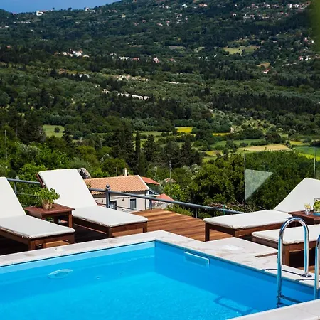 Iconic - Rosa فيلة أيّا إفيميا